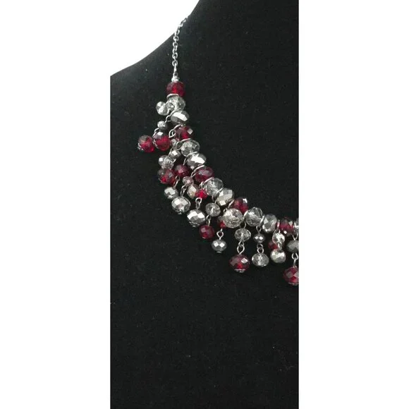 Faceted Crystal & Ruby Red Cluster Statement Necklace Silver Chain - Picture 4 of 6